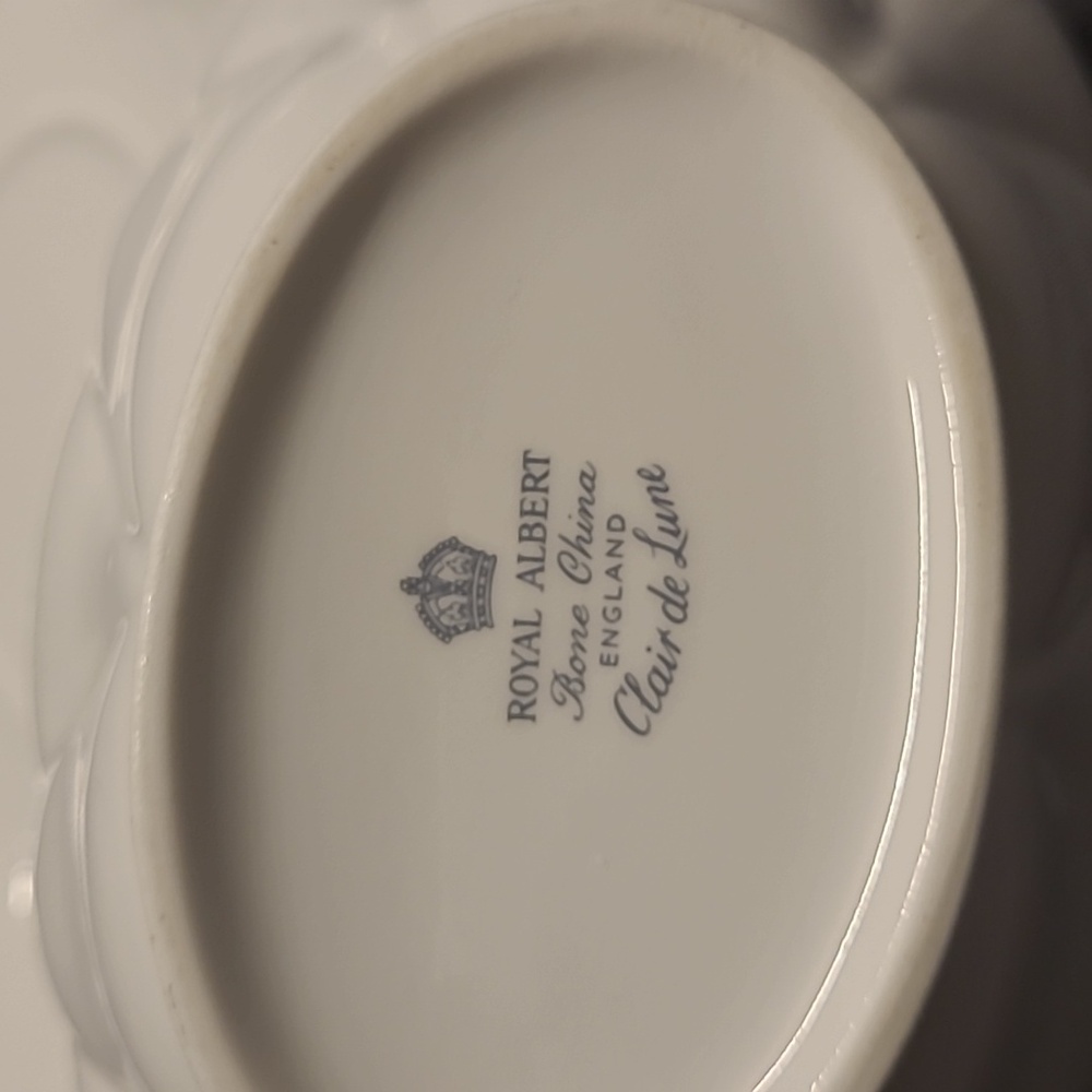 Royal Albert Clair La Lune Gravy Boat with Saucer - Picture 2 of 2
